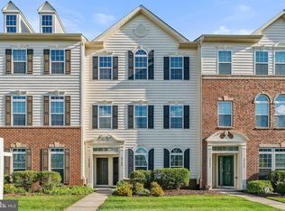 24680 Hutchinson Farm Dr, Sterling, VA 20166