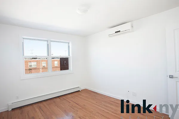 Rented by Link NY Realty | media 37