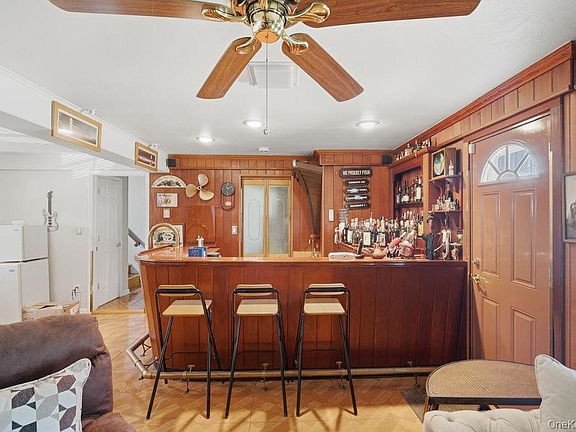 4th image of 165 Meister Boulevard