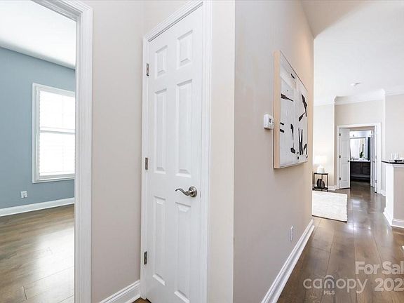 4th image of 751 Garden District Dr