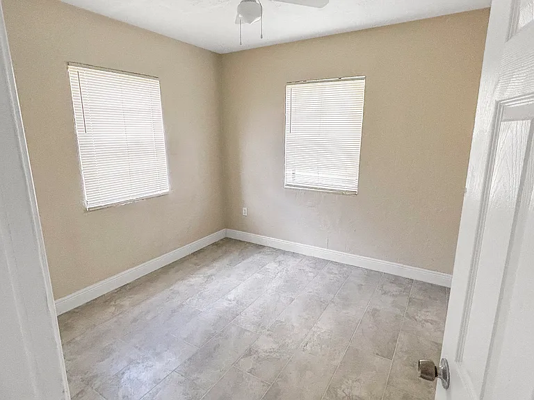 3045 NW 68th St — Photo 7