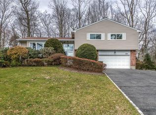 262 Broadfield Rd, New Rochelle, NY 10804