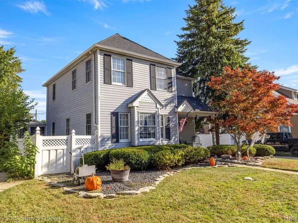 250 Chestnut St, Wyandotte, MI 48192