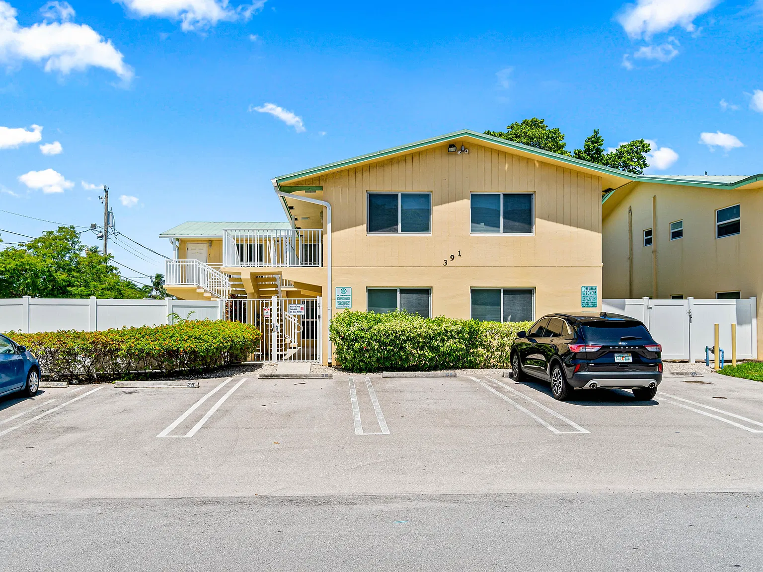 1 bed, 1.0 bath, 400 sqft, $1,400 — Photo 2