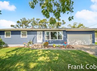 1838 Oak Park Dr, Muskegon, MI 49442