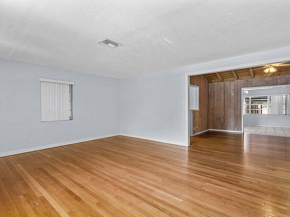 4th image of 1116 N Palmway
