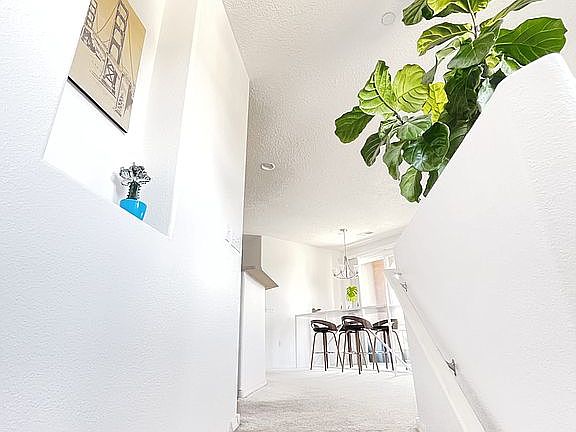 3rd image of 601 Menaul Blvd NW Unit 701