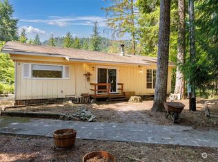8646 Golden Valley Dr, Maple Falls, WA 98266