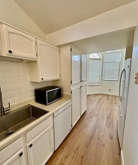 4302 N 29th Way — Photo 11