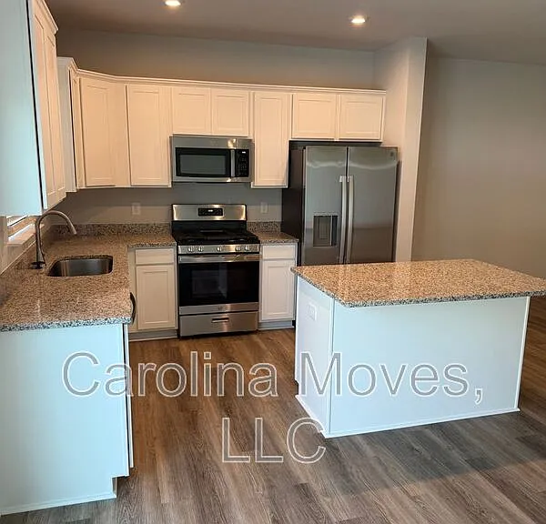 179 Randwick Ln — Photo 2