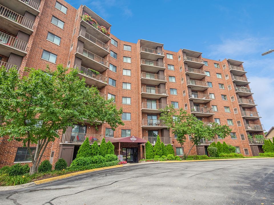 1st image of 1 Bloomingdale Pl APT 306