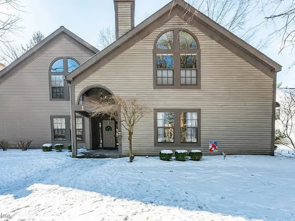 1323 Red Tail Hawk Ct Unit 1, Youngstown, OH 44512