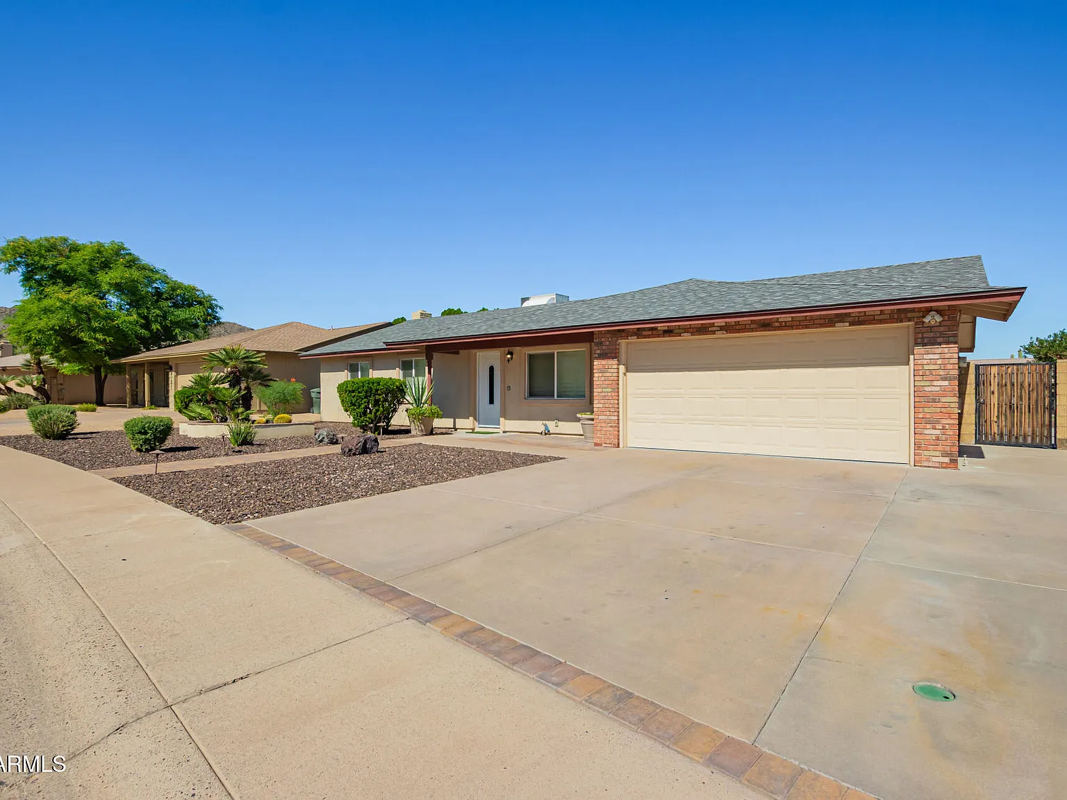 3 bed, 2.0 bath, 1482 sqft, $2,500 — Photo 2