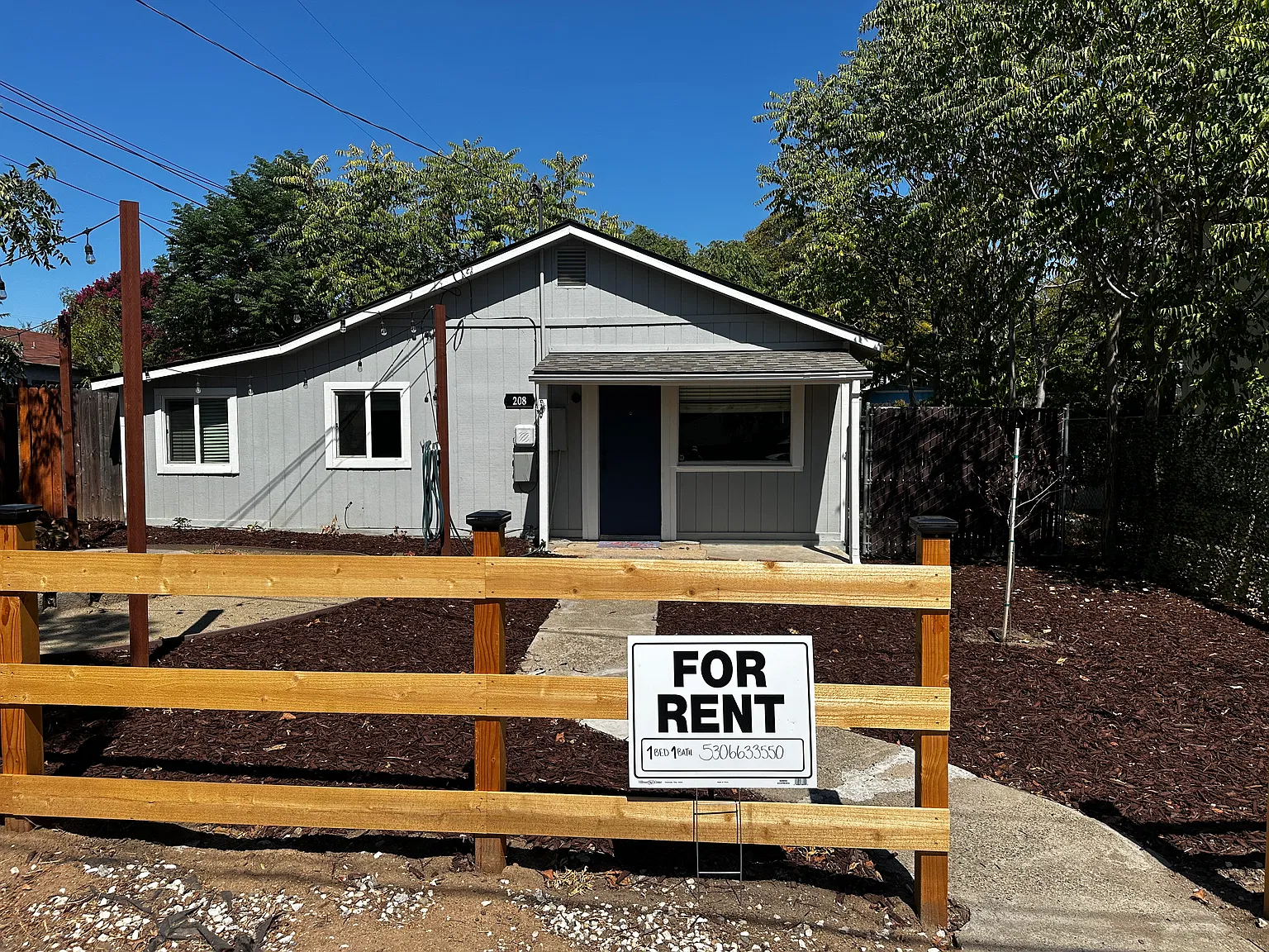 208 3rd St — Photo 3
