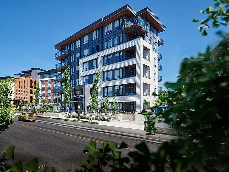 1550 Oxford St — Photo 32