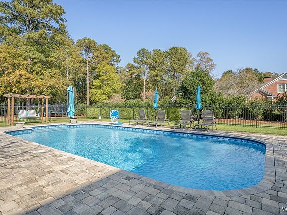 4th image of 7203 N Bluff Dr
