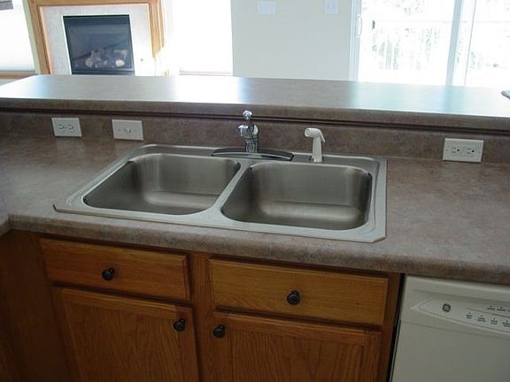 5th image of 513 Limerock Dr NW