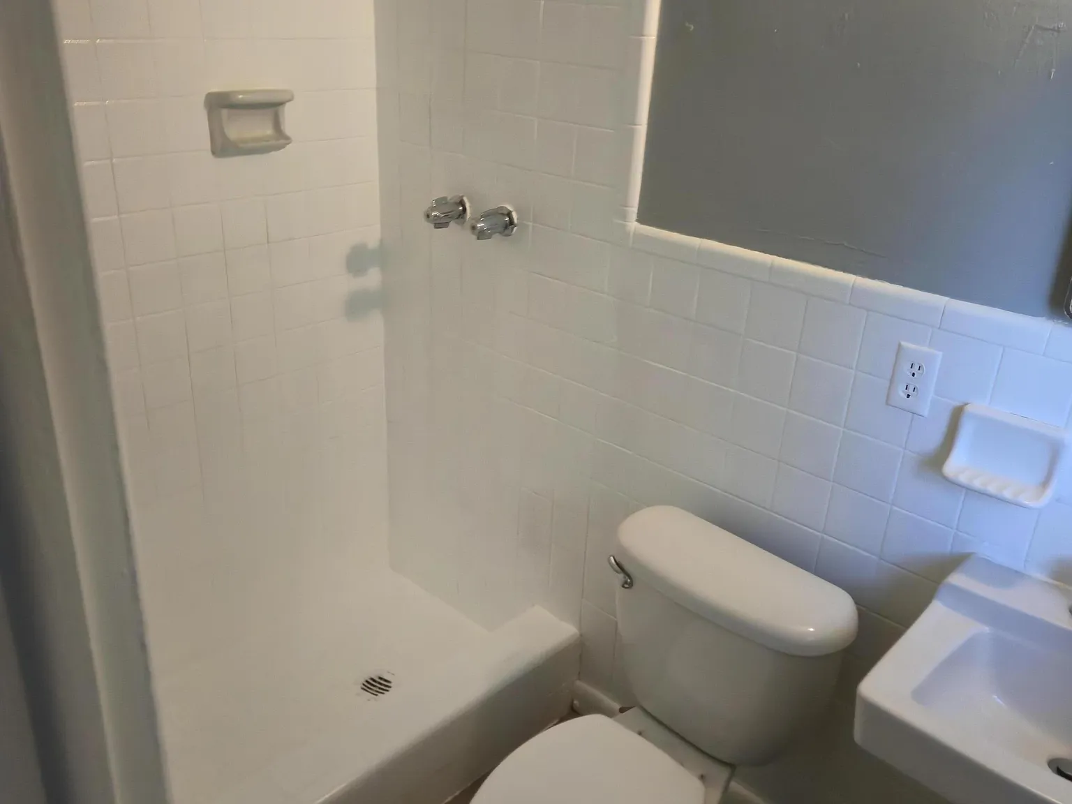 1 bed, 1.0 bath, 650 sqft, $1,300 — Photo 4