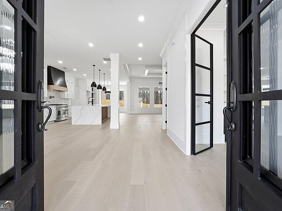 4th image of 2196 Old Fountain Rd