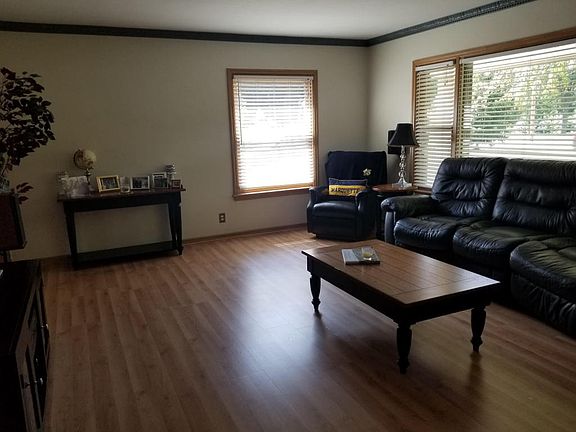 2nd image of 3138 Menomonee River Pkwy