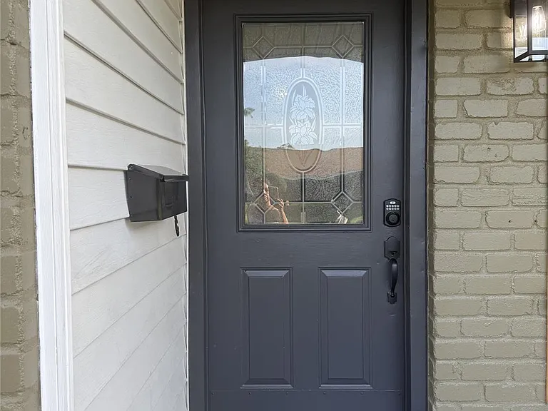 2726 Yale St — Photo 10