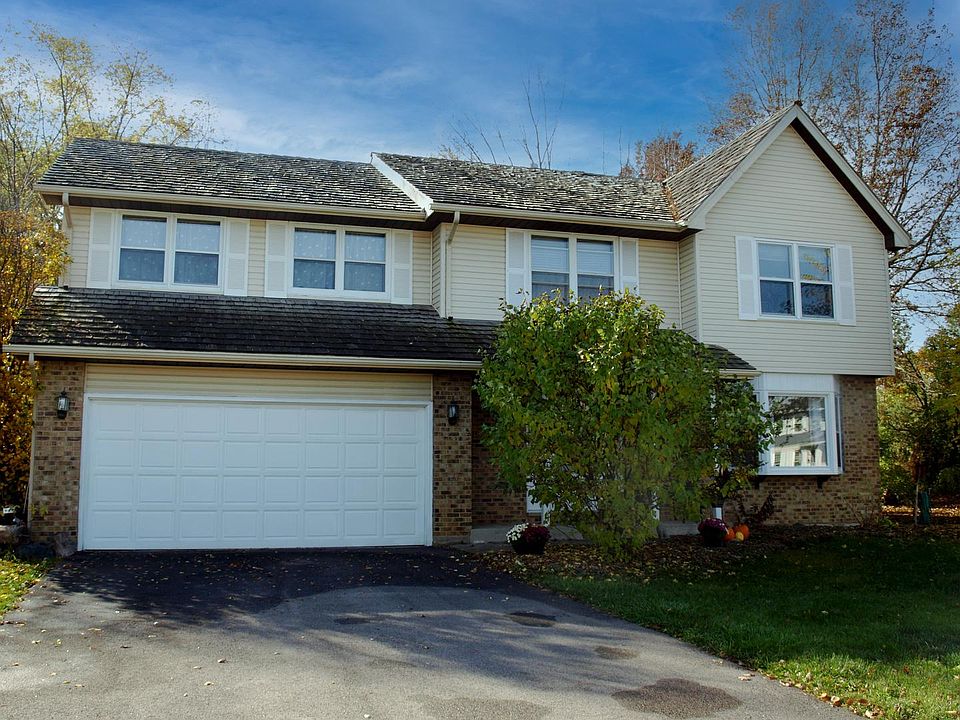 1st image of 17695 W Dawn Ct