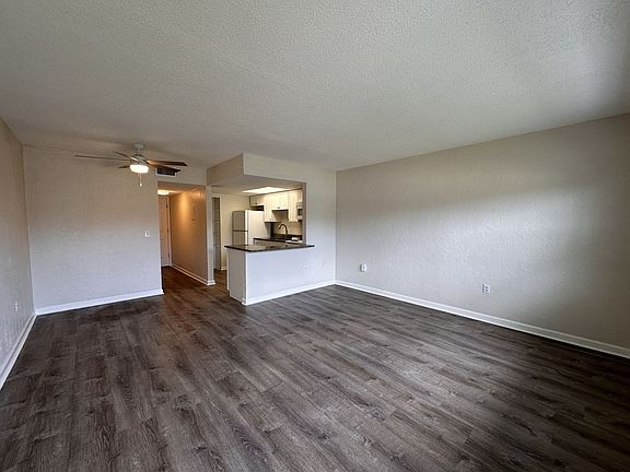 2nd image of 112 S 7th St APT 6