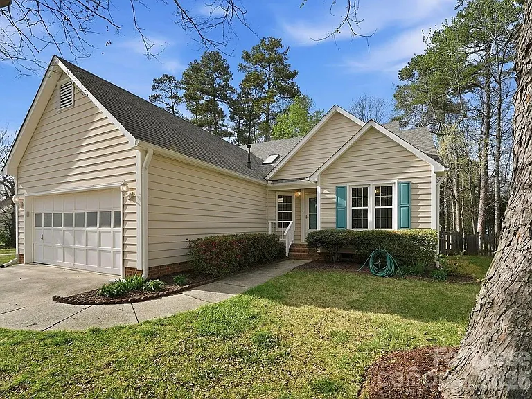 108 Kronos Ln — Photo 1