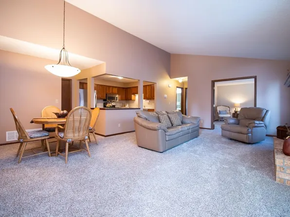 8924 Montegue Ter N, Brooklyn Park, MN 55443