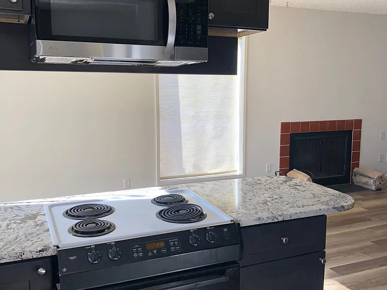 2370 Folsom St #C — Photo 9
