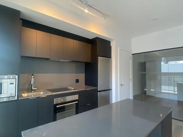 1 Jarvis St E #1518, Hamilton, ON L8R 0A8