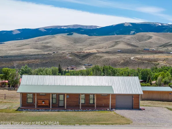 35 Leseberg Ave, Dubois, WY 82513