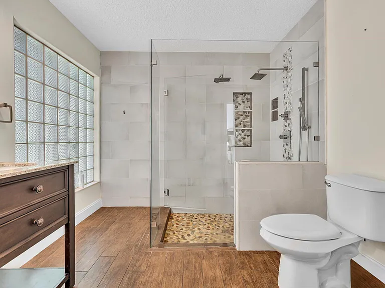10310 Santiago St — Photo 17