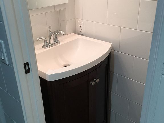4th image of 16006 Bassett St