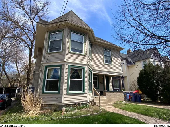 669 Lake Dr SE, Grand Rapids, MI 49503