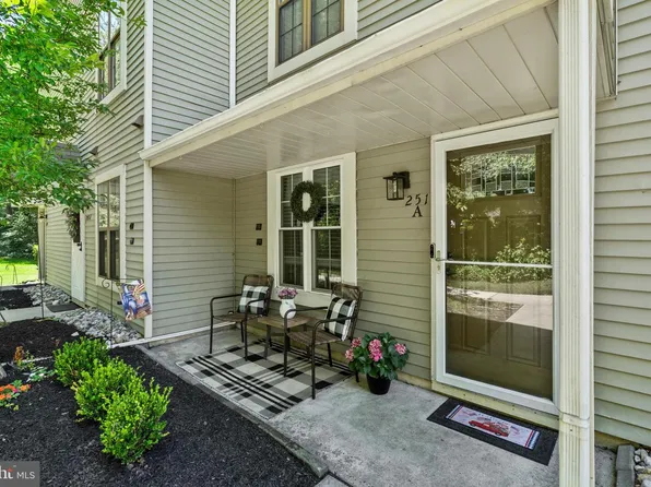 251-A Everly Ct, Mount Laurel, NJ 08054