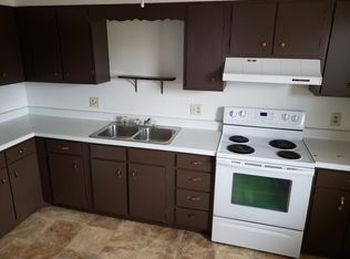 704 4th St #1S, Garwin, IA 50632