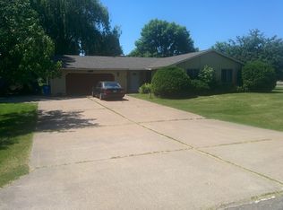 801 Elmhurst Ave S, Braham, MN 55006