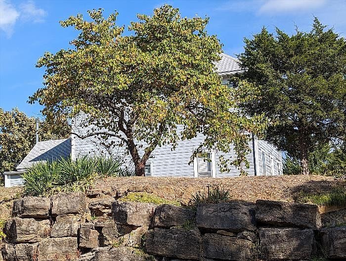 2nd image of 4700 Metropolitan Ave