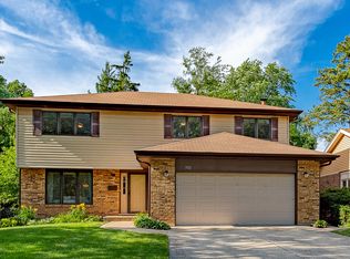 332 W Helen Rd, Palatine, IL 60067