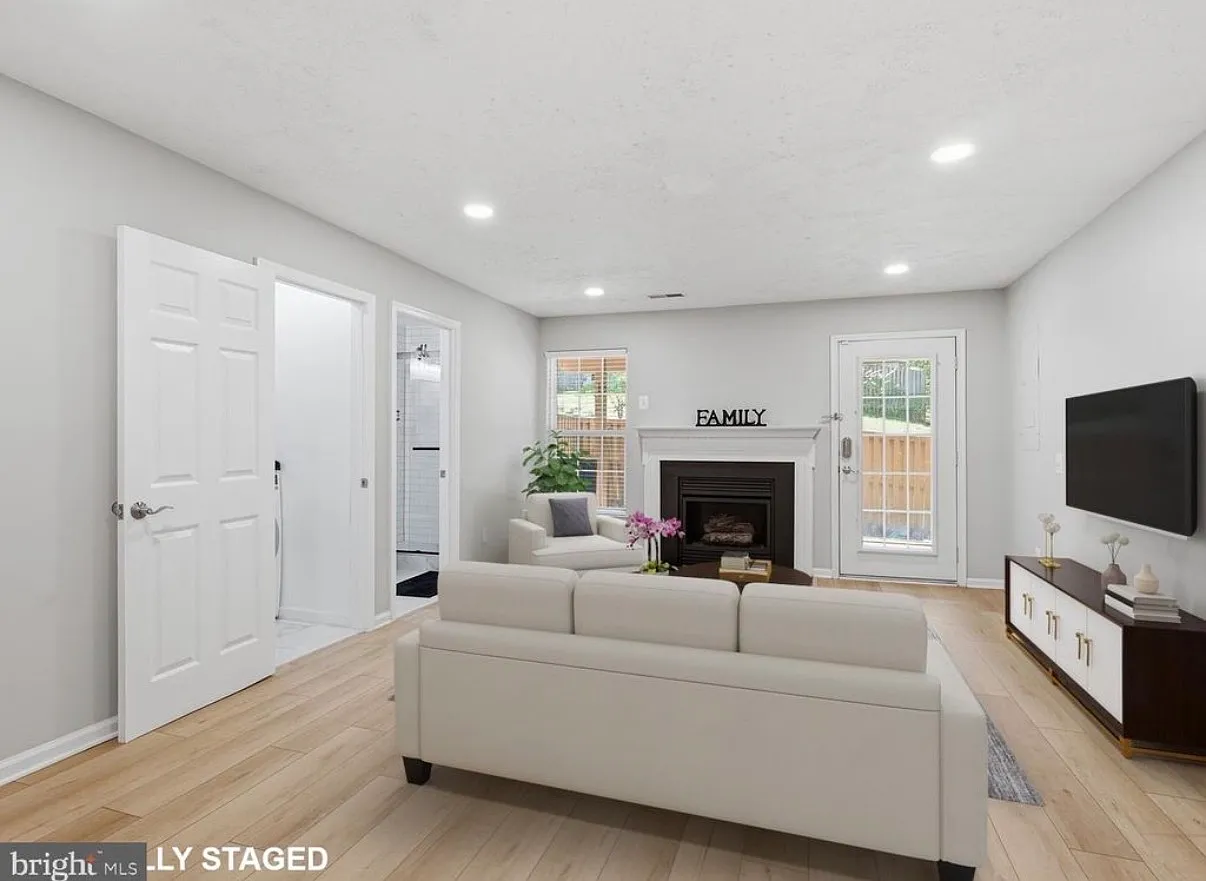 1 bed, 849 sqft, $1,800 — Photo 1