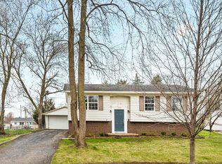 1314 Pinehurst Dr, Bloomington, IL