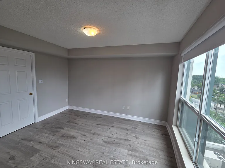 7 Lorraine Dr #812 — Photo 12