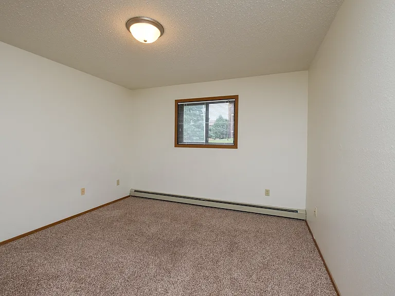 Fargo, ND Dynasty Apartments | Bedroom