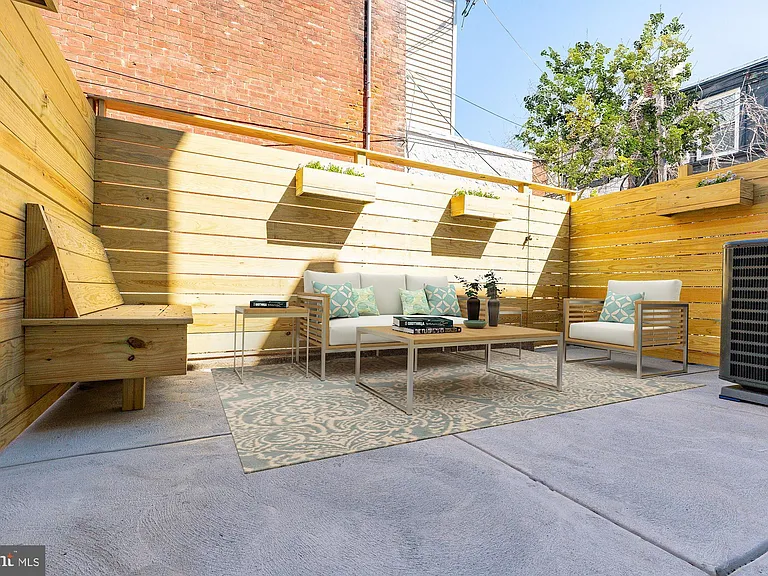 2925 W Master St — Photo 36