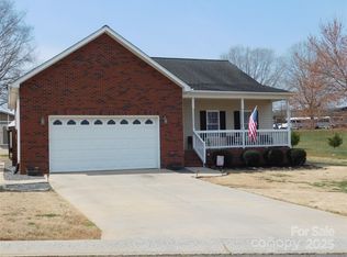 101 Brookview Dr, Boiling Springs, NC 28017