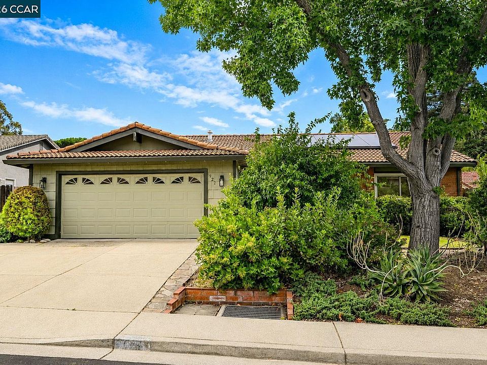 1st image of 923 Pinon Dr
