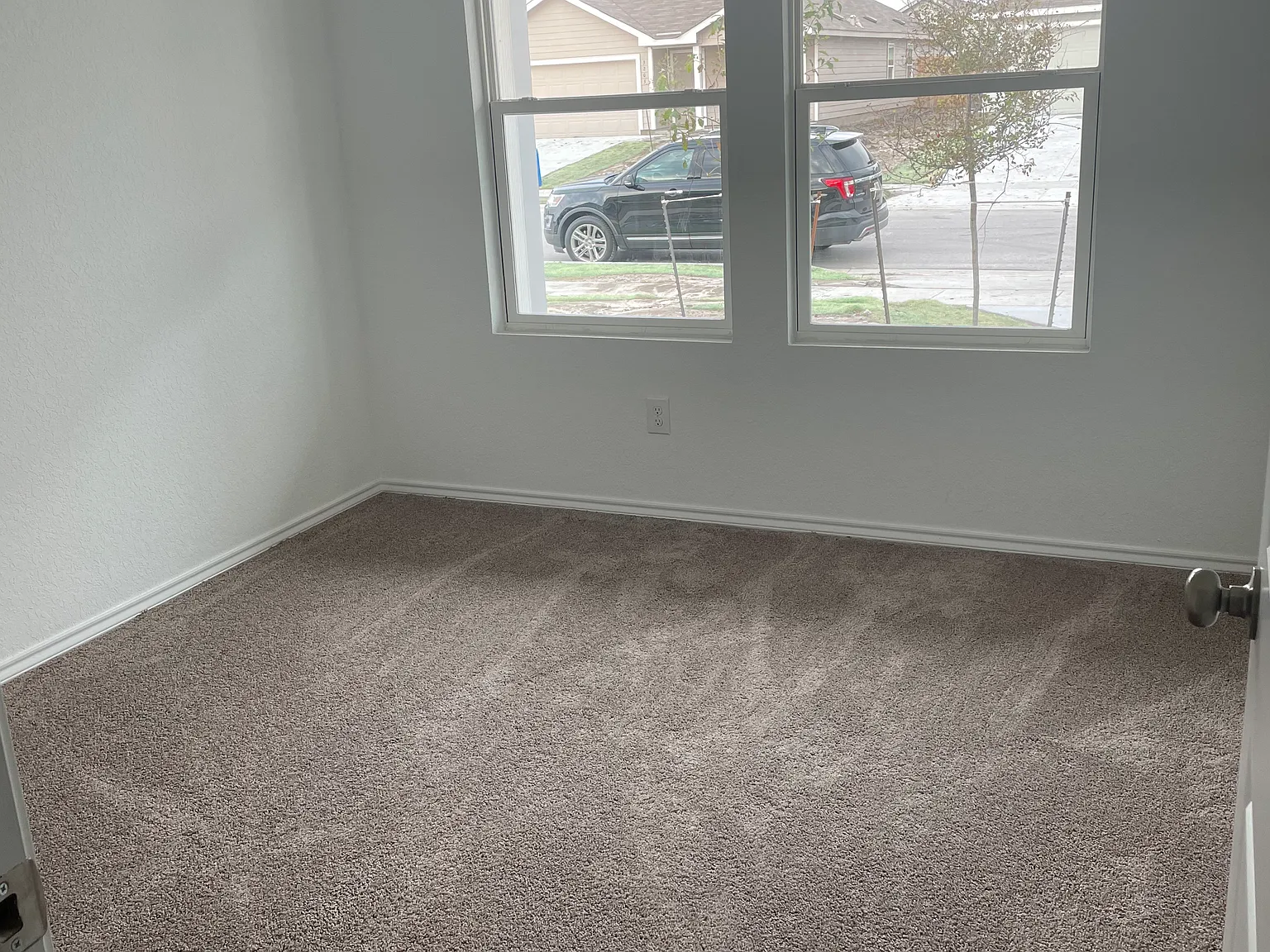3210 Lancer St — Photo 3