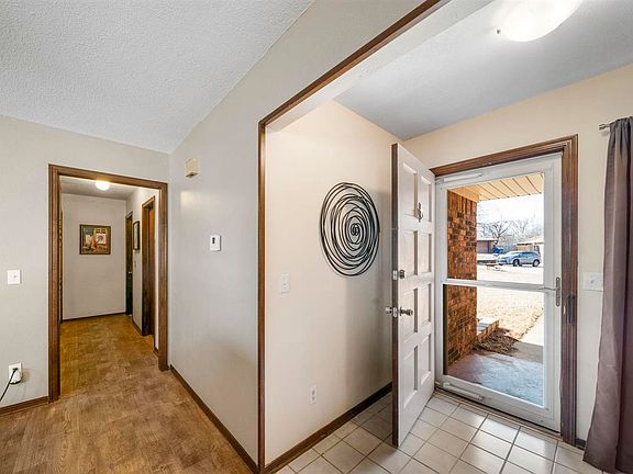 4th image of 1619 S Celia Ln