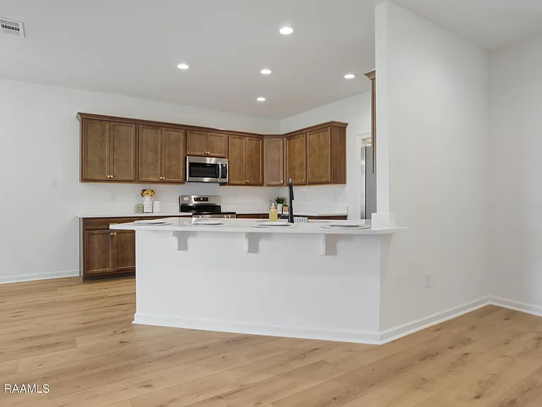 209 Tatum Ln — Photo 8